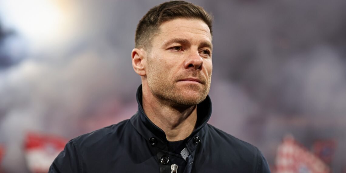 Xabi Alonso em jogo do Bayer Leverkusen na Champions • Stefan Matzke - sampics/Getty Images